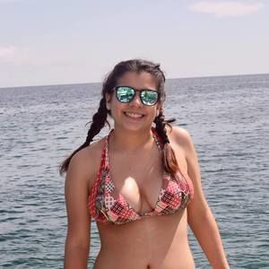 Meet your Posher, Stefania